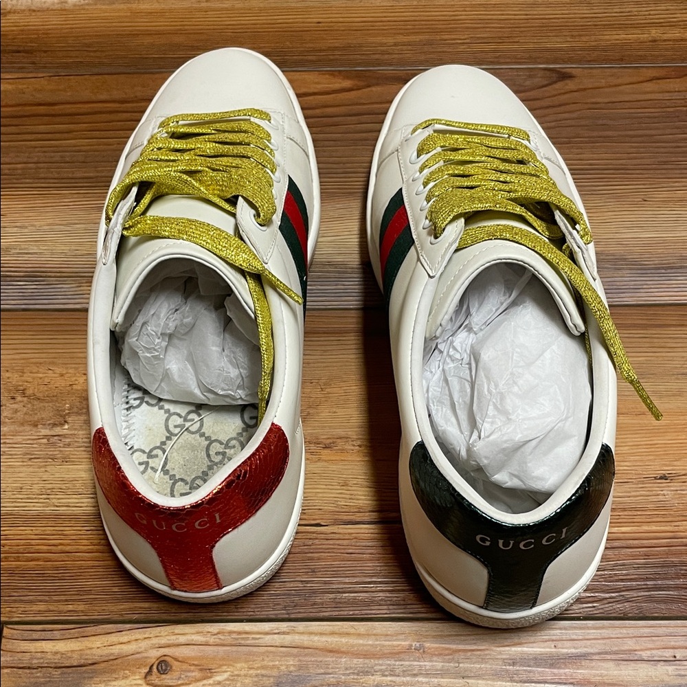 Gucci White Sneakers with Gold and Red Accents - Picture 2 of 5